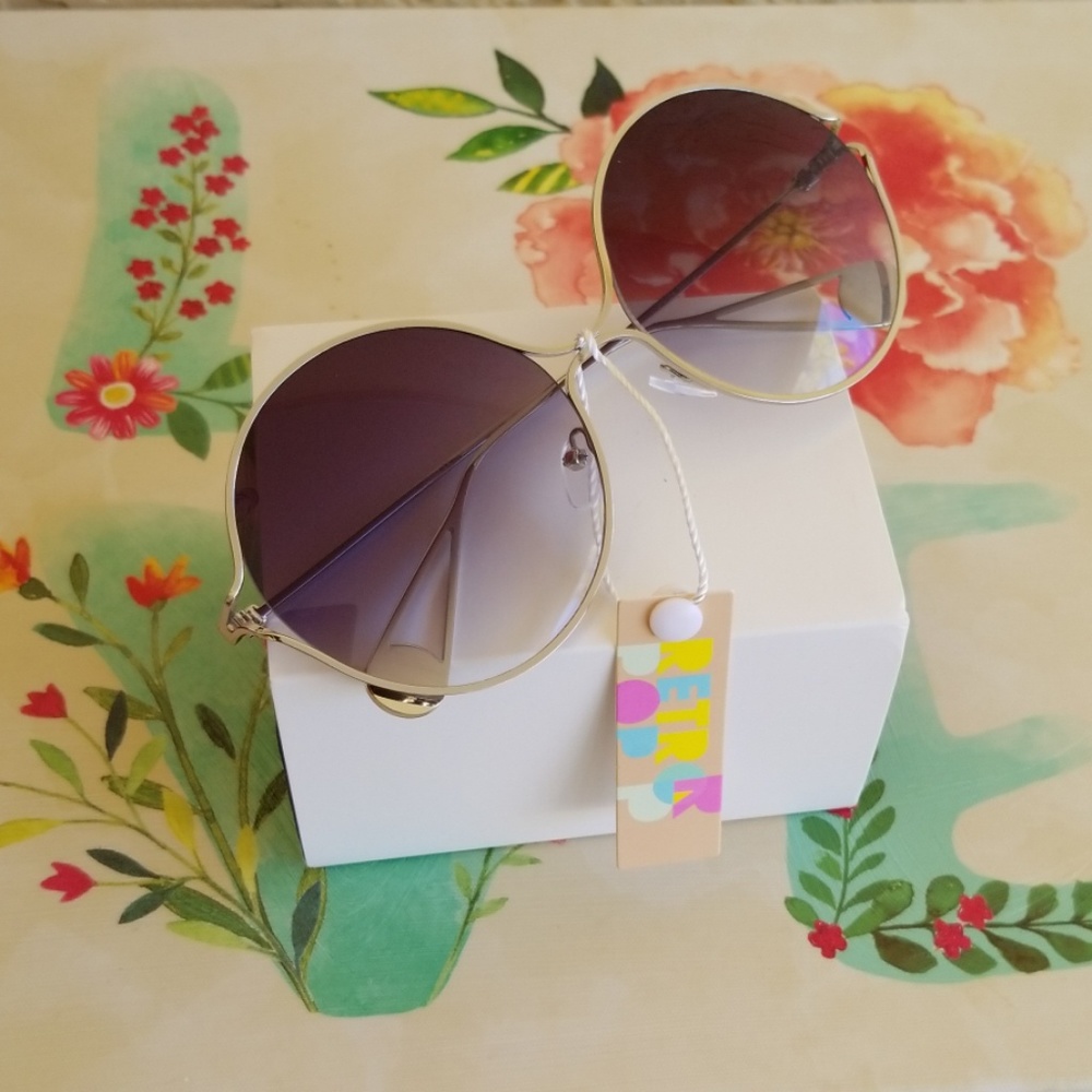 2019 ROUND VINTAGE LOOK SILVER BLACK SUNGLASSES - Picture 3 of 4